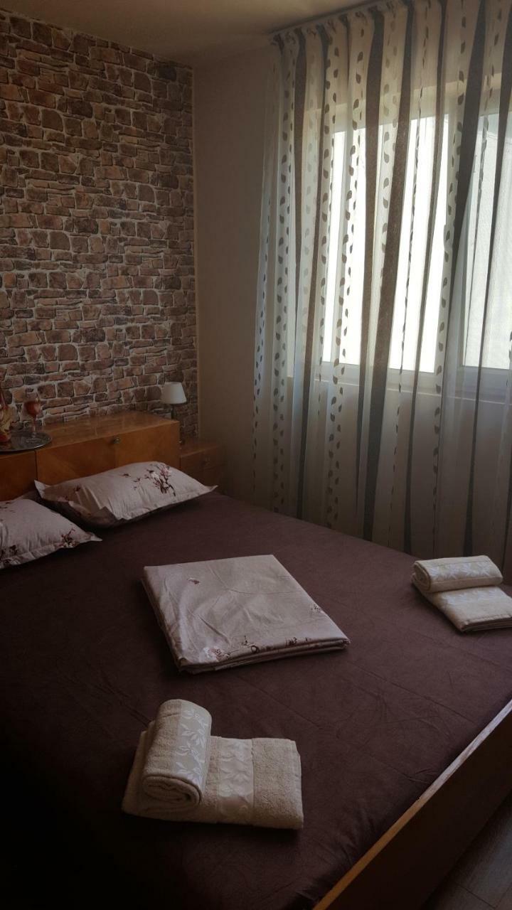Apartament Victory Lägenhet Orşova Exteriör bild